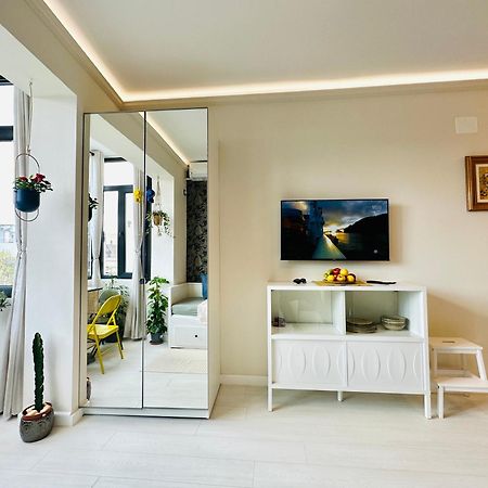 Harmony Studio - Elegant Escape Near Ateneu Бухарест Екстер'єр фото