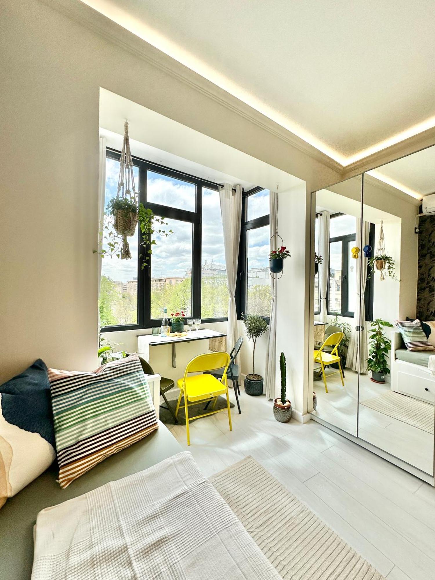 Harmony Studio - Elegant Escape Near Ateneu Бухарест Екстер'єр фото